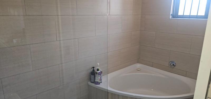 9 Bedroom Property for Sale in Mandalay Western Cape